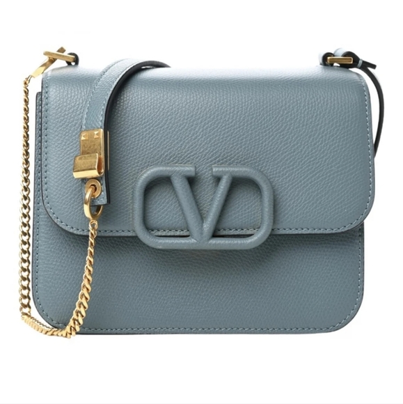 Valentino Garavani VSLING bag. Small textured leather shoulder bag